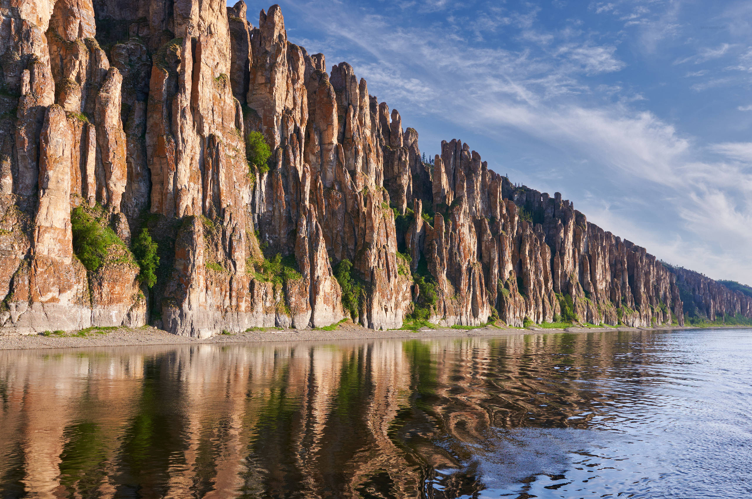 CRUCEROS YAKUTIA CRUCEROS RIO LENA CRUCEROS RUSIA PROFUNDA CRUCEROS NORTE DE RUSIA CRUCEROS CIRCULO POLAR ARTICO CRUCEROS SIBERIA CRUCEROS RIO LENA CRUCEROS EXPLORACION NORTE DE RUSIA